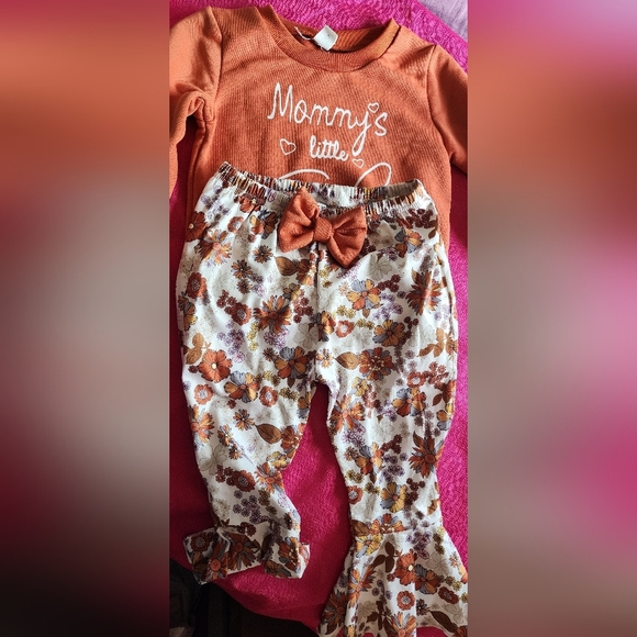 SHEIN Other - Mommy's Little Pumpkin Kids Pajamas - Orange Floral